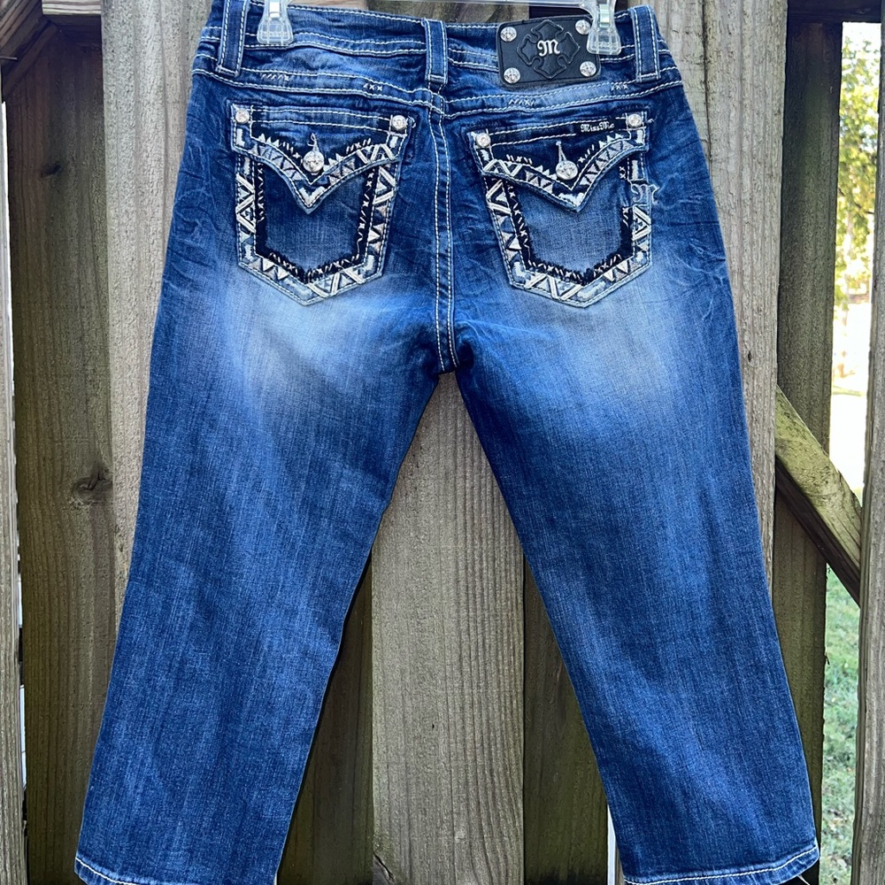 Miss Me Signature Capri - Picture 3 of 8